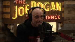 Joe Rogan Says Kamala Harris Offered One-Hour-Only Interview if He Traveled to Her: ‘Best Way to Do It Is in the Studio’