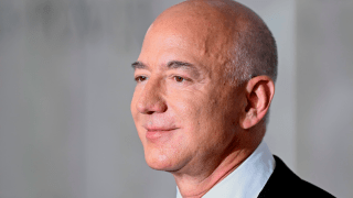 Washington Post’s TikTok Team Head Roasts Jeff Bezos – on TikTok – Over Axed Kamala Harris Endorsement | Video